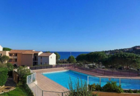 appartement 3 piscines accès direct plage